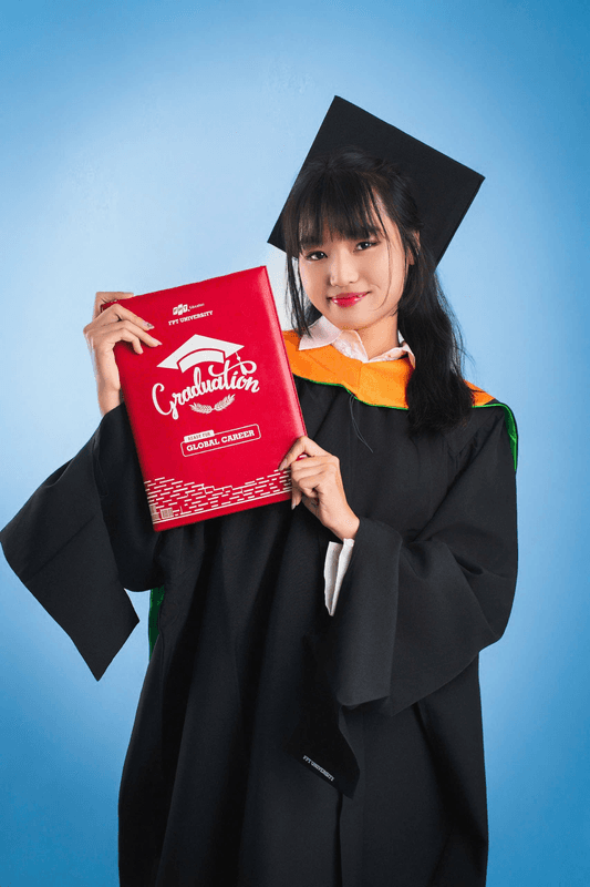 Nguyễn Huỳnh Phương Thảo portrait